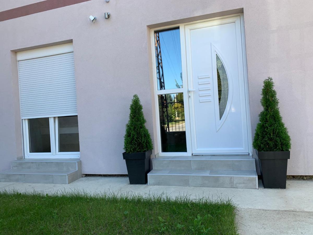 Apartman Spring Сомбор Екстер'єр фото