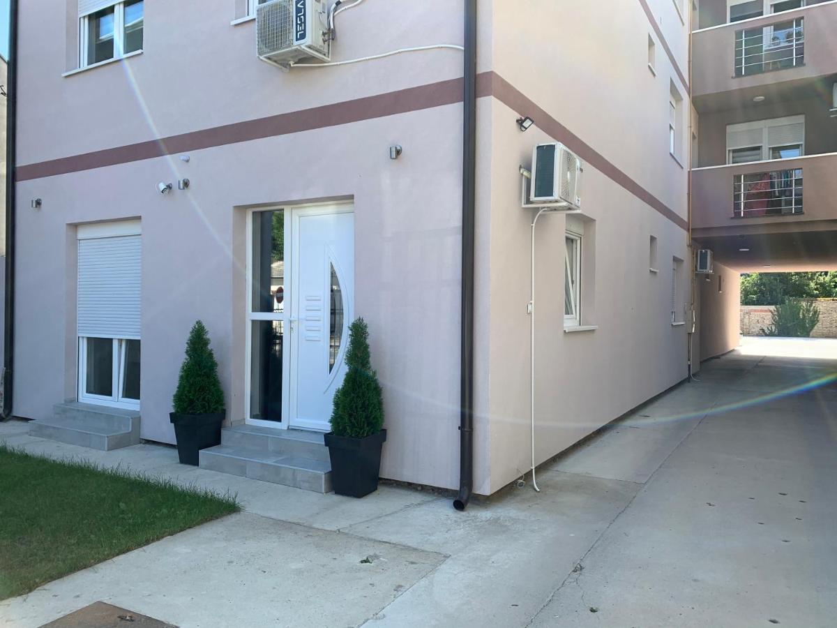 Apartman Spring Сомбор Екстер'єр фото